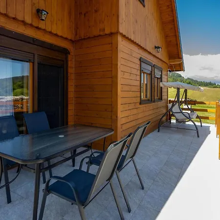 Prázdninový dům 4 Bedroom Awesome In *