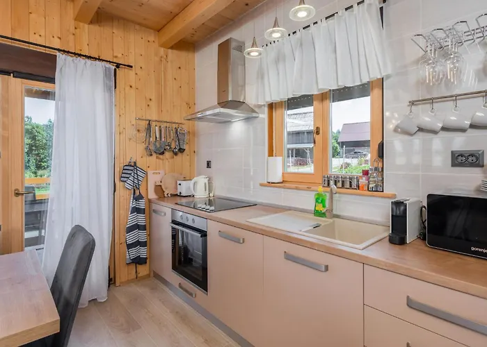 4 Bedroom Awesome In *