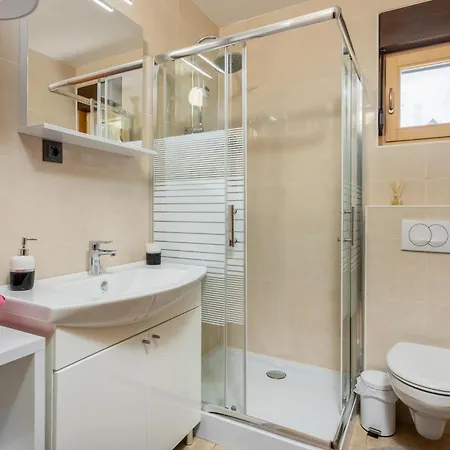 4 Bedroom Awesome In