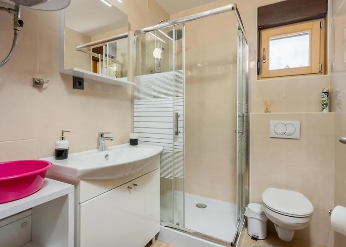 4 Bedroom Awesome In