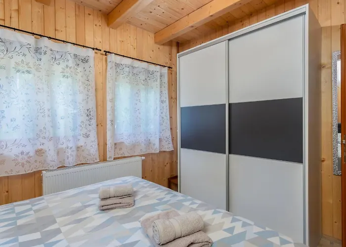 4 Bedroom Awesome In Sunger