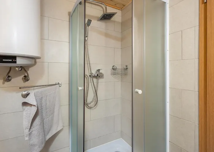 4 Bedroom Awesome In Σπίτι διακοπών *